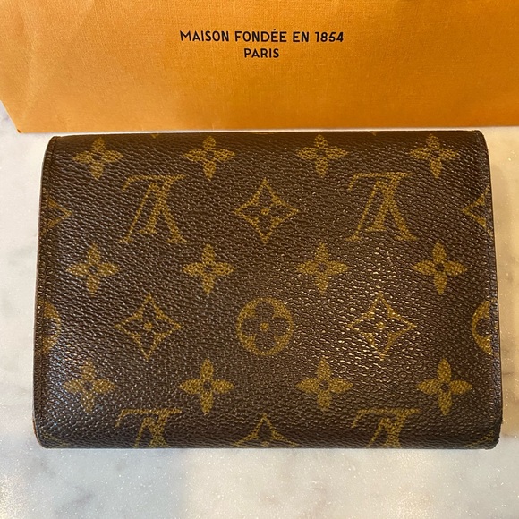 Louis Vuitton Long Wallet - Picture 3 of 10